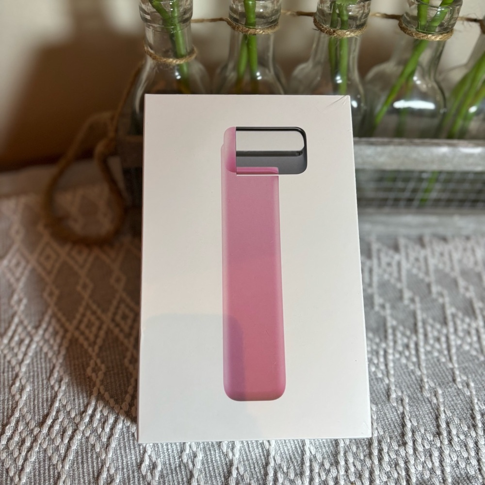 Quiet Hours Rose Facial Ice Roller by‎ Walden. New In box